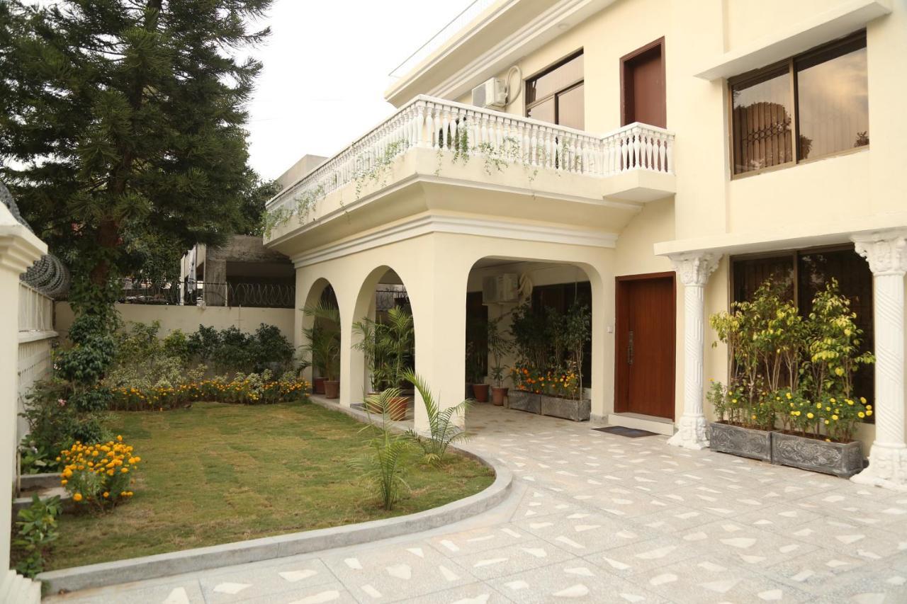 Royal Grace Guest House Ісламабад Екстер'єр фото