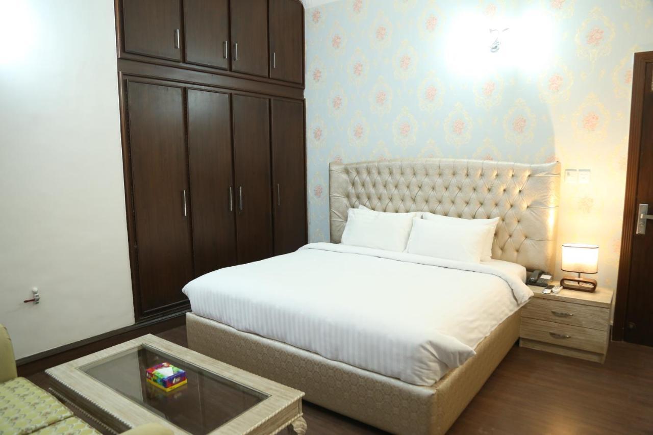 Royal Grace Guest House Ісламабад Екстер'єр фото